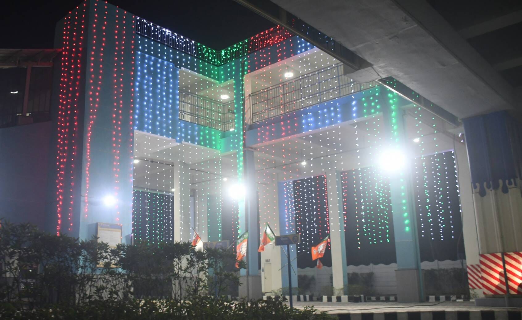 The wait is over... Today, Meerut's speed will get a new track with Rapid and Metro.