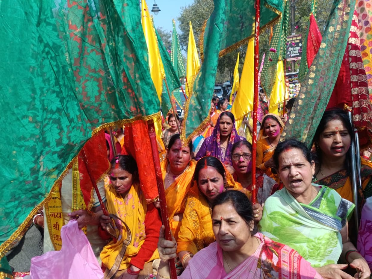 Devotees danced all along the way in the Shri Shyam Nishanotsav Shobha Yatra.