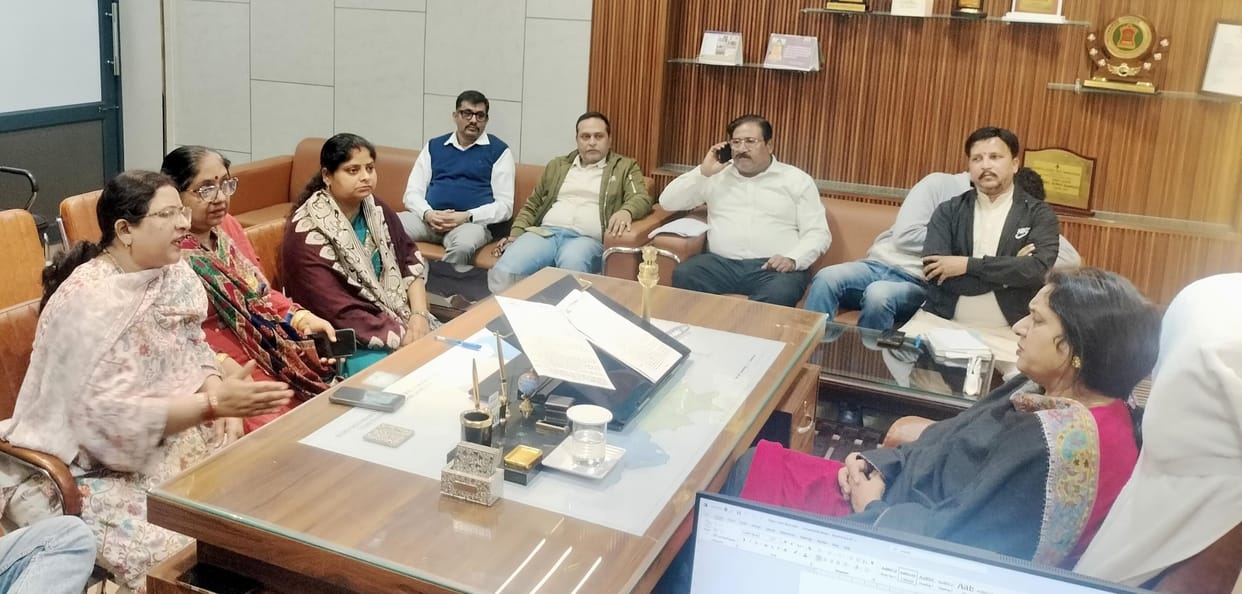 The mayor learned about the problems of the ward from the councilors