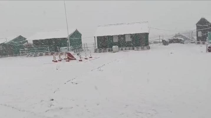 Himalayan peaks turn white again due to snowfall