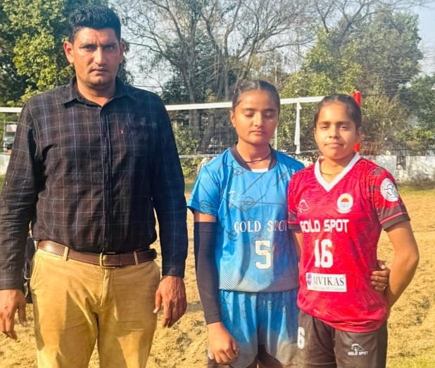 Meenakshi and Mafi won gold medal in inter-college volleyball competition.
