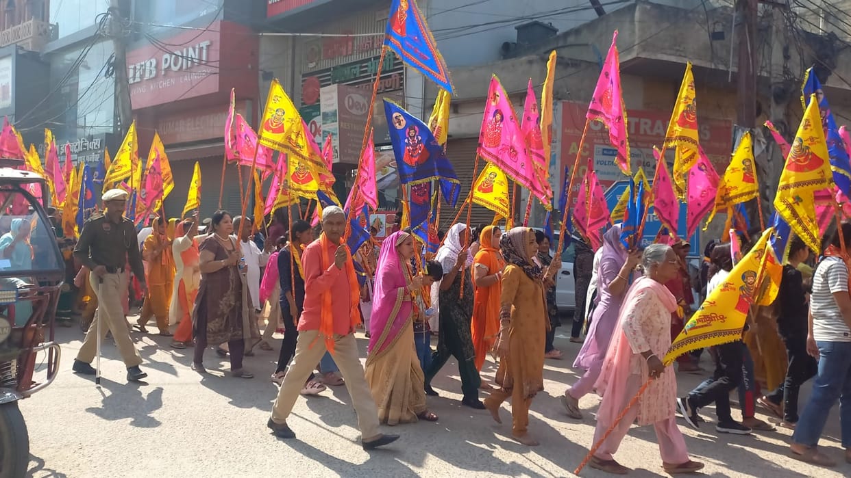 The grand Nishan Yatra of the third Shri Khatu Shyam was taken out in the city.