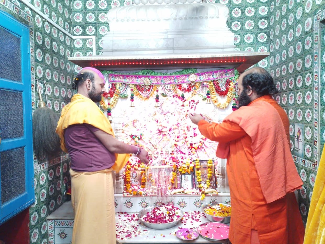 On Rang Panchami, saints played Holi with their deities