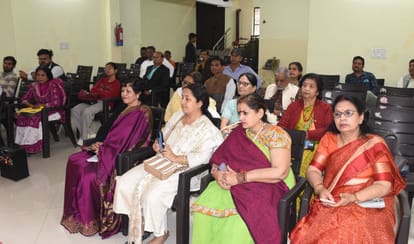 Lucknow News: बोलकर उपन्यास लिखवाते थे अमृतलाल नागर Amritlal Nagar used to dictate novels.