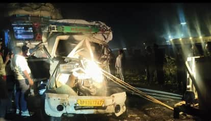 Elderly man dies after pickup rams into sugarcane-laden trolley parked on highway