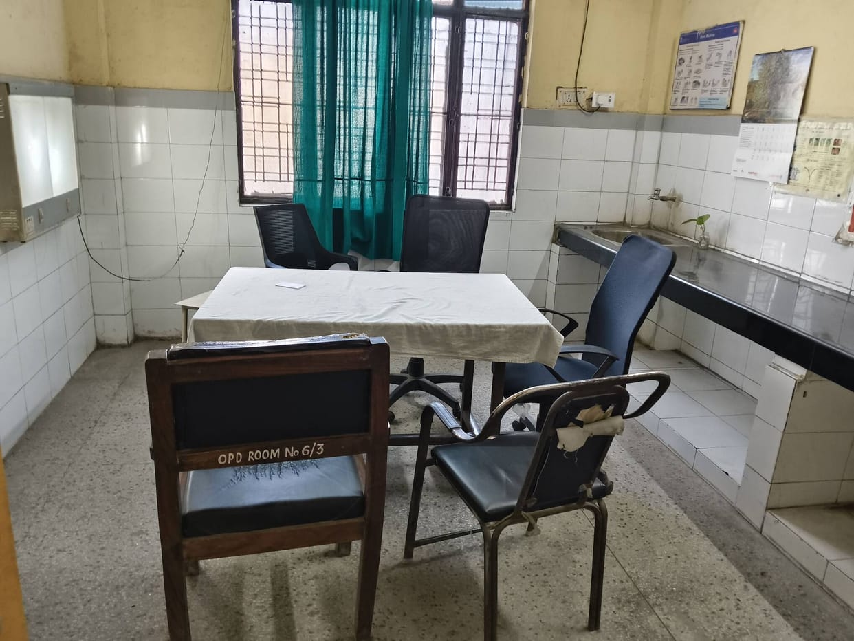 Patients arrived from 150 km away at 8 am, and doctors were unable to cover the 150-meter distance.