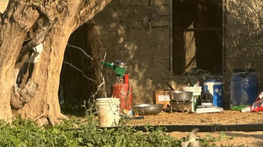 भारी मात्रा में नशीला पदार्थ व उपकरण बरामद