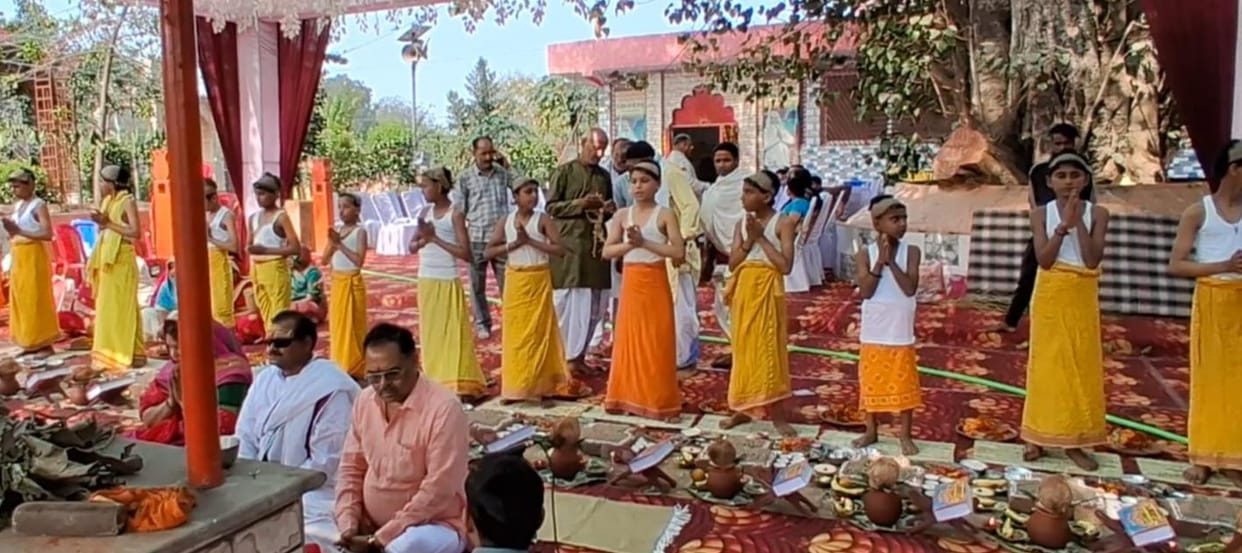 12 boys were given the sacred thread ceremony at Hanuman Temple.