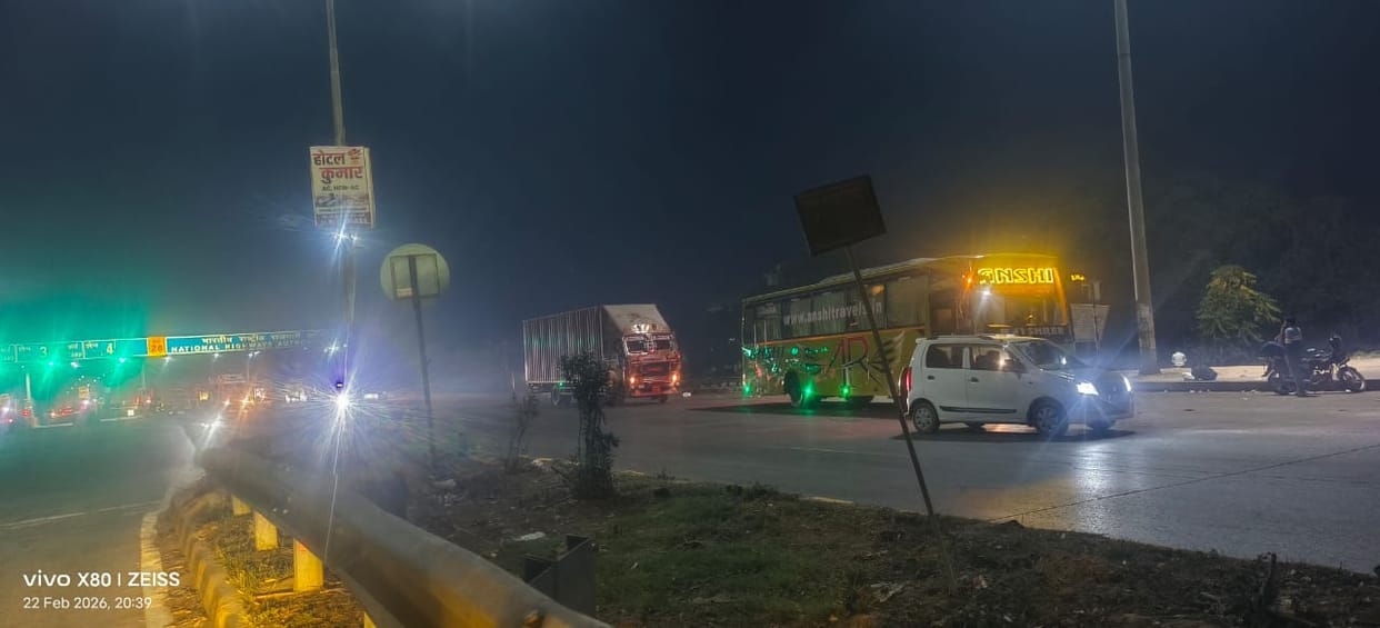 Trains are crowded, bus travel is expensive, and foreigners are helpless due to the burden of fares.