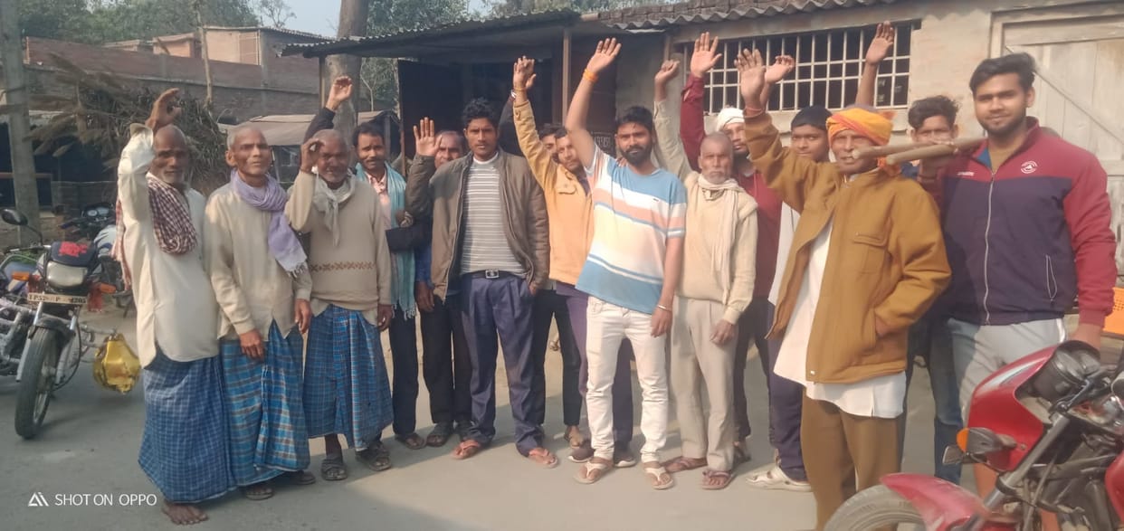 Demonstration in Bettiah village for construction of overhead tank
