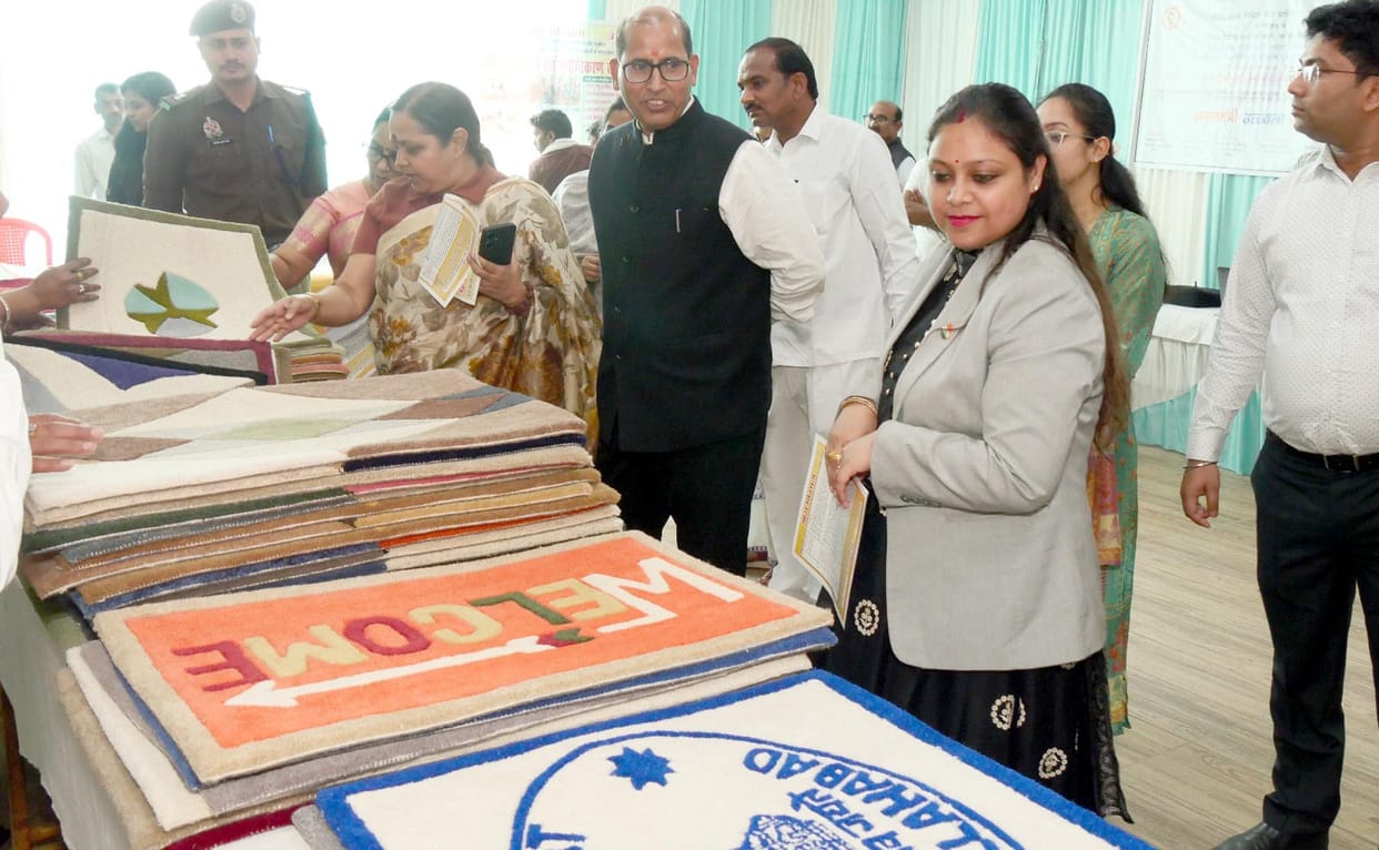 Tool kits and plan checks given to beneficiaries of ten departmentsTool kits and plan checks given to beneficiaries of ten departments