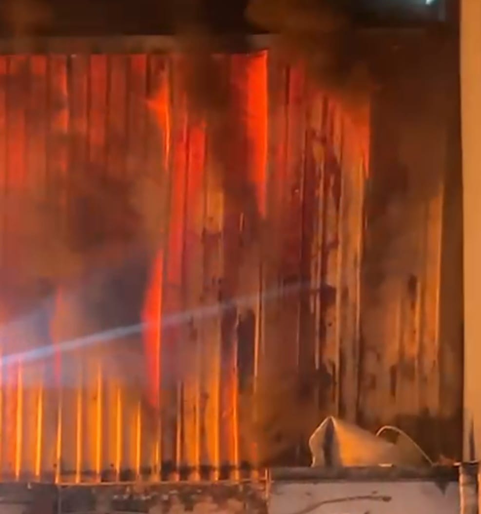 A fire broke out in a factory, and 10 fire engines extinguished it.