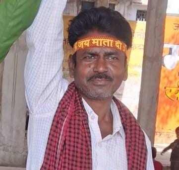 Bike-riding labourer dies in road accident, youth injured