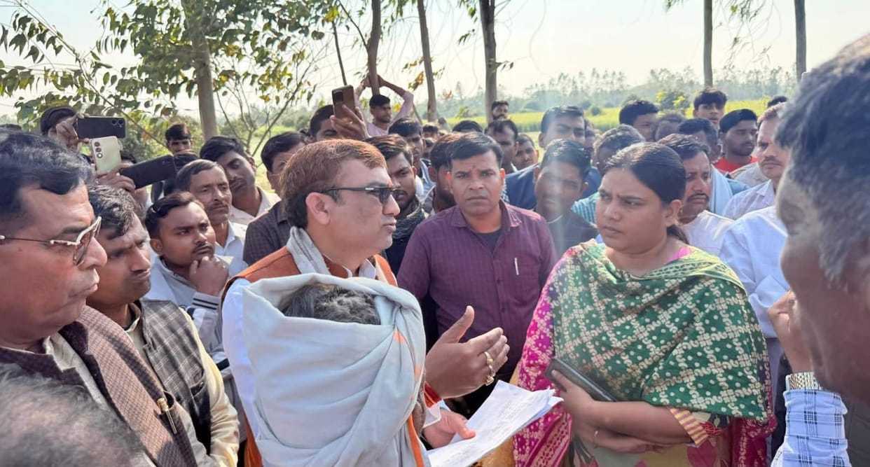 Encroachment removed from 25 bighas of river land, crops cultivated, farmers enraged