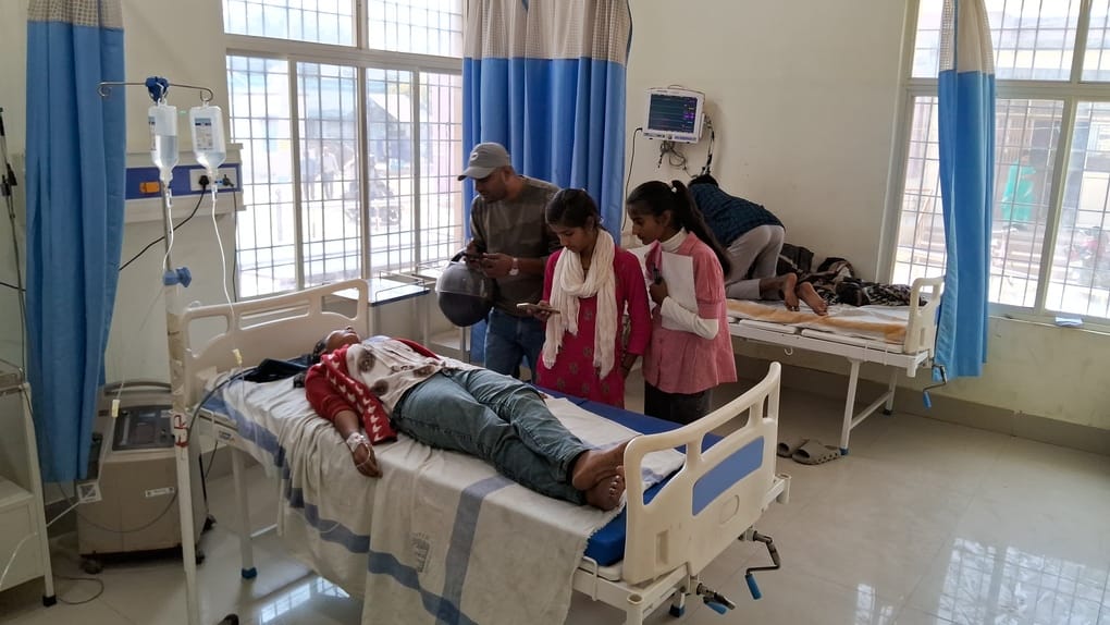 मैट्रिक परीक्षा के दौरान छात्राएं बेहोश