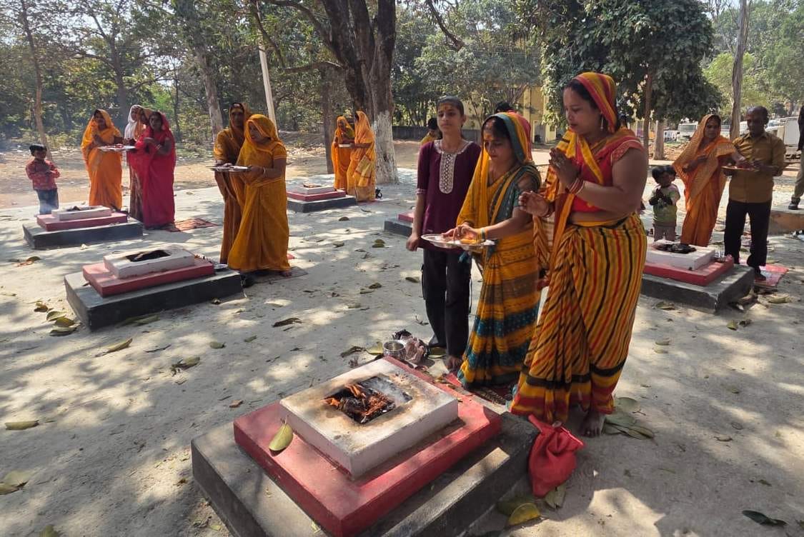 By offering sacrifices, a resolution was taken for peace in the society.