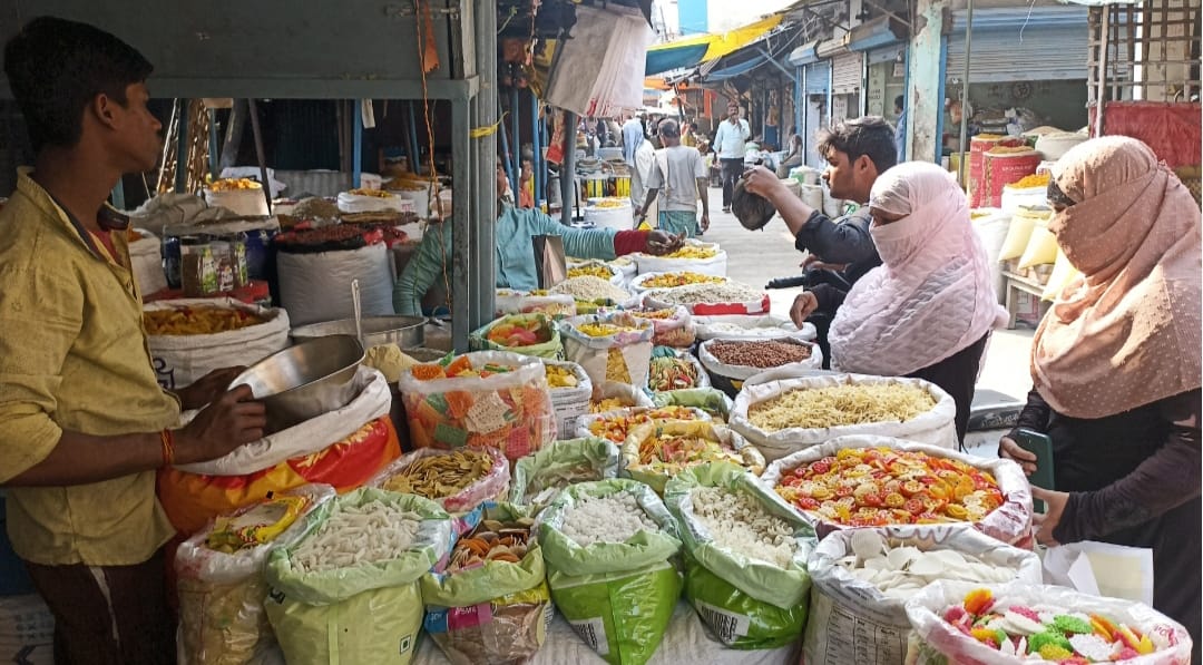 Markets are buzzing with the arrival of Holi and Ramadan, with demand for colourful chips and papads on the rise.