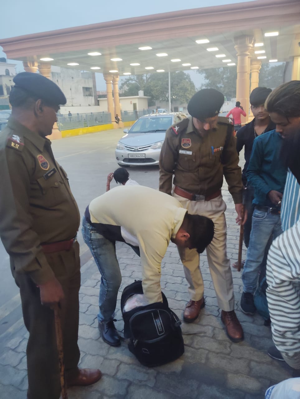 Security personnel in plain clothes will keep an eye on the poisoners