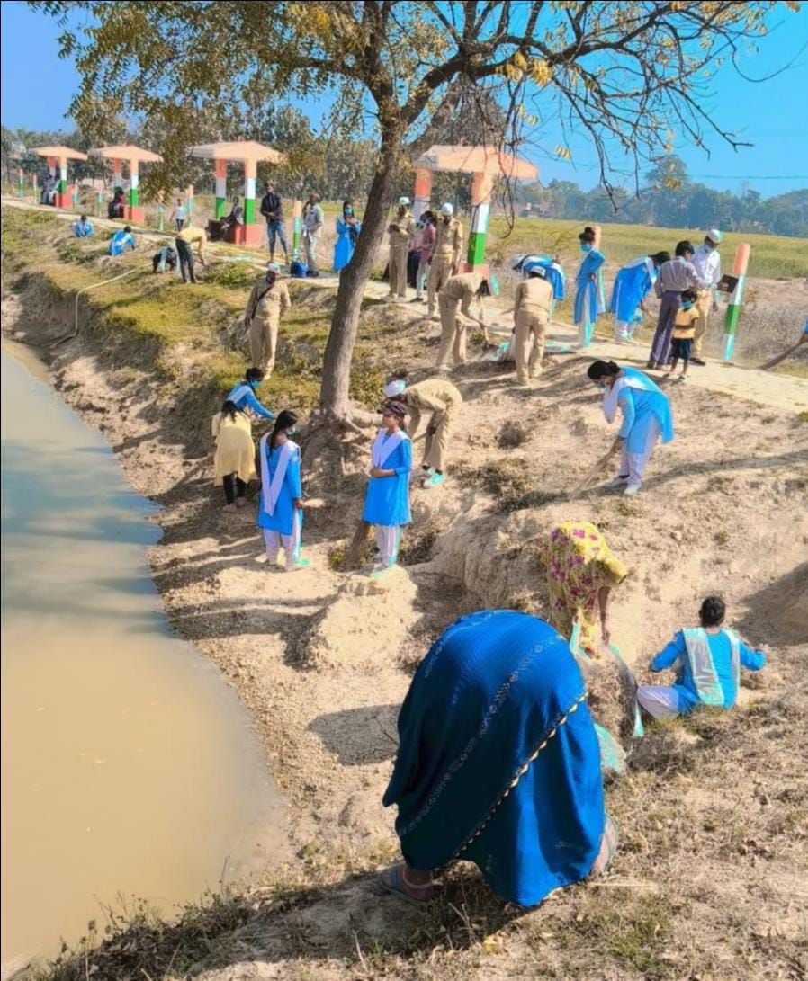 Cleaning of the historic Amrit Sarovar Sakapur