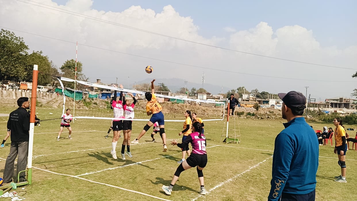 League matches of state level volleyball competition started in Shahpur.
