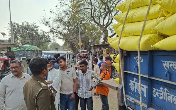 Farmers caught urea being transported for black marketing.