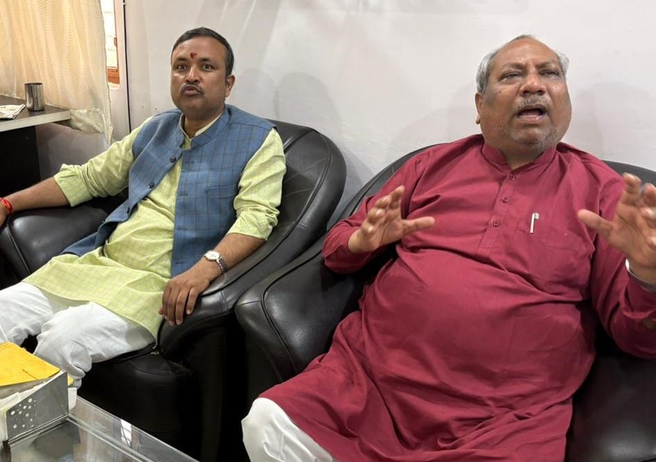 Akhilesh will not gain power from hired muscle: Dr. Sanjay