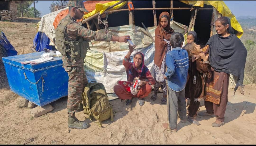भारतीय सेना ने राजोेरी के दूरदराज के गांवों में स्वास्थ्य सेवाएं प्रदान की फोटो स्रोत सेना