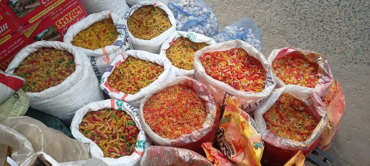 Be careful...these chips with synthetic food colour will spoil your health.