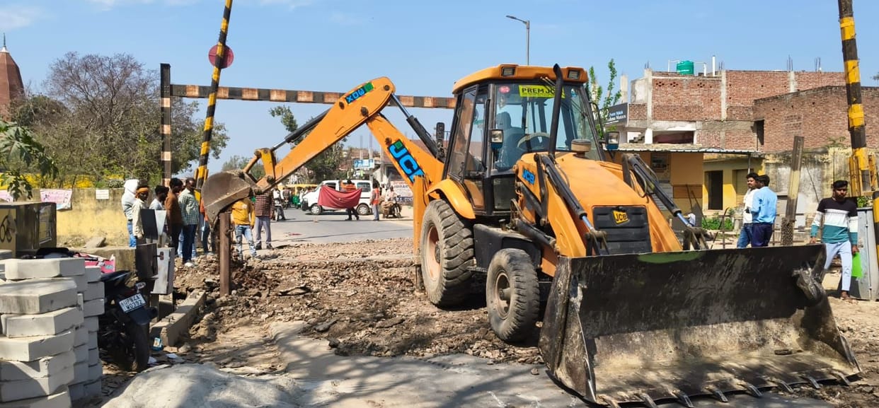 Repair work carried out at GT Road railway crossing, gate remained closed