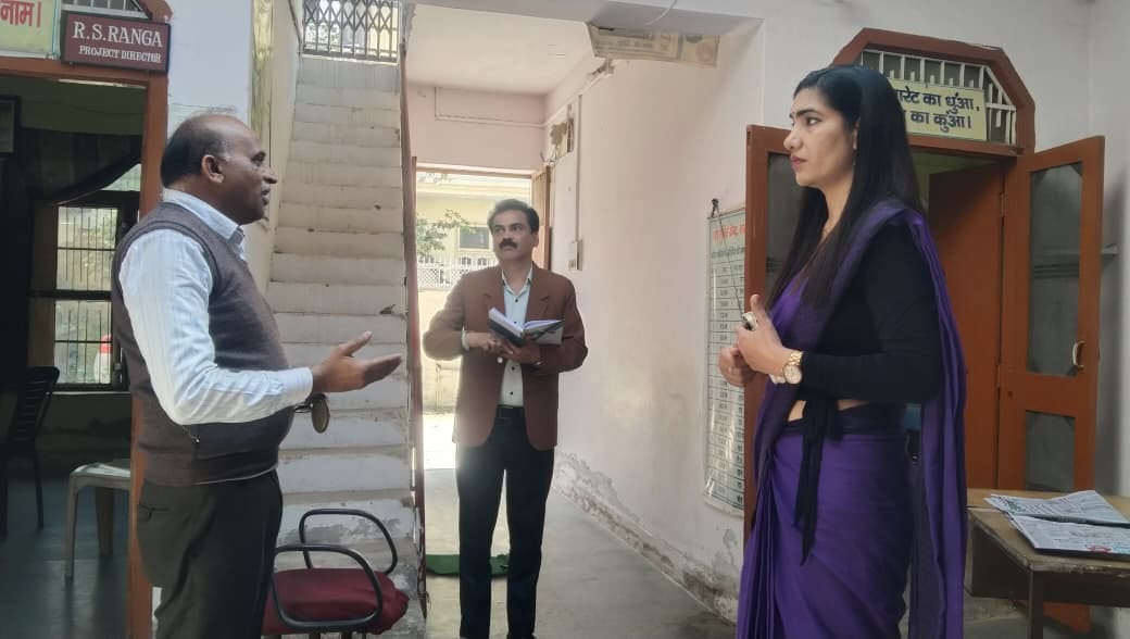 फोटो 7नशा मुक्ति केंद्रों का निरीक्षण करती सीजेएम नीलम कुमारी।स्रोत डीआईपीआरओ