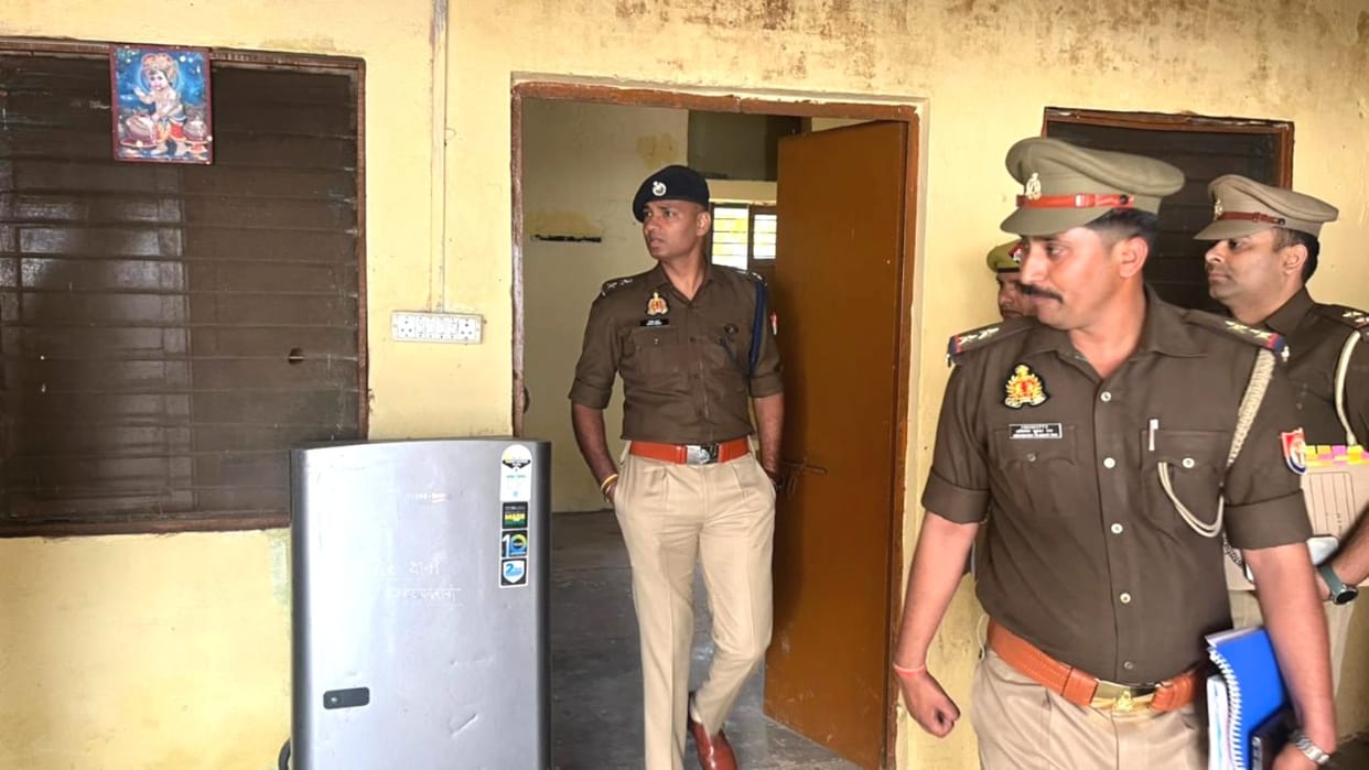 Superintendent of Police inspected Bhatpar Rani police station