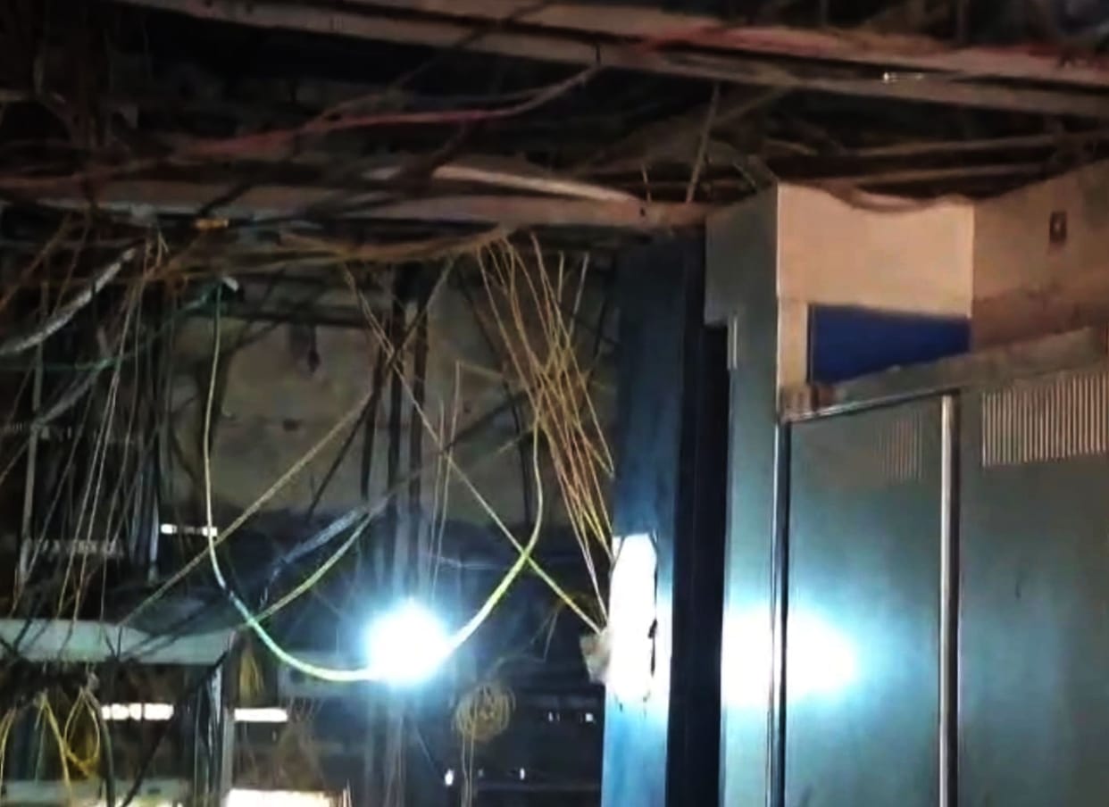 Thieves cut BSNL cable