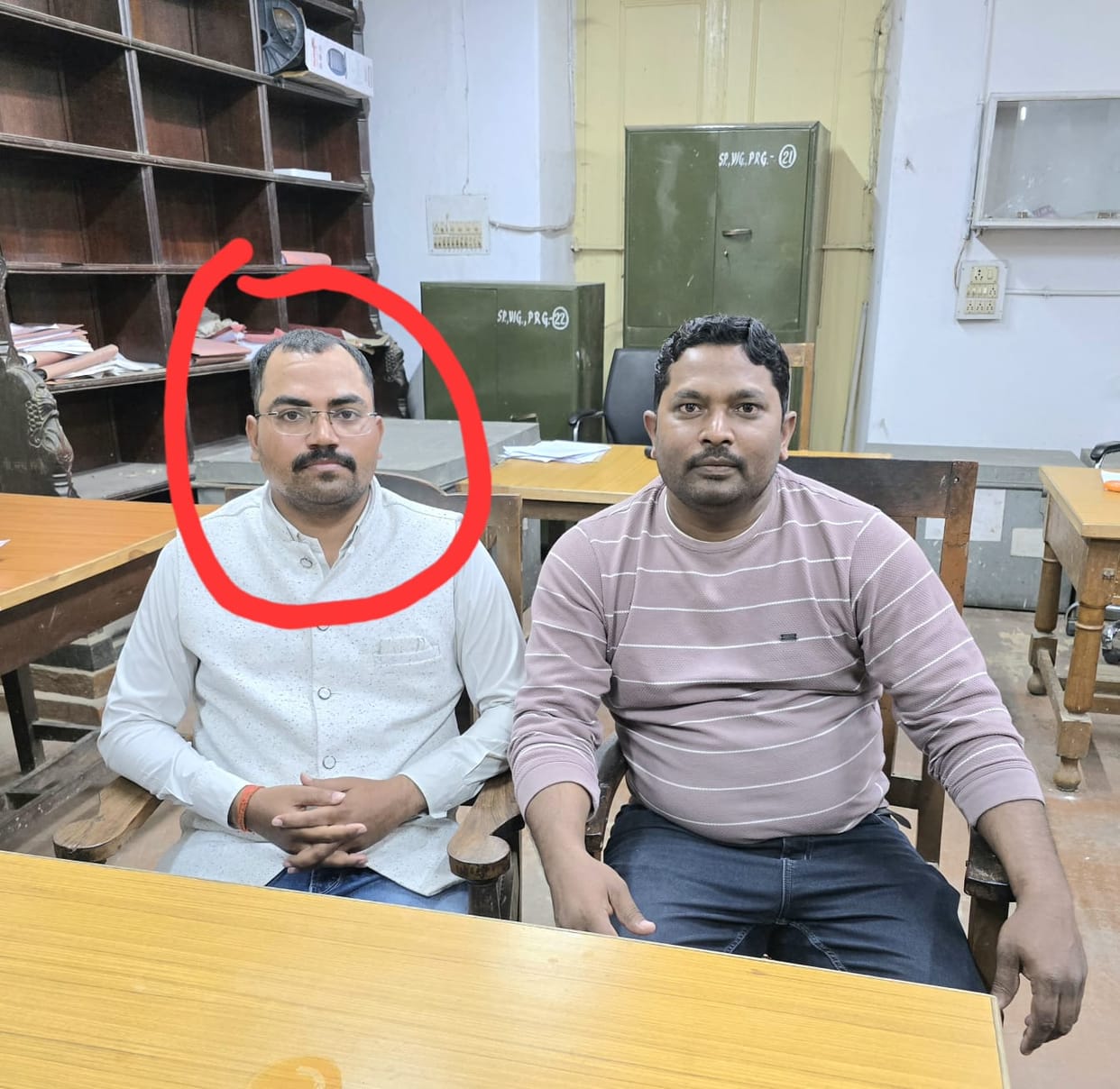 Manjhanpur tehsil accountant arrested for taking bribe of Rs 10,000