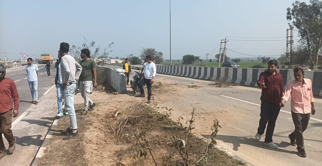 Body of e-rickshaw driver missing from Mau found in Ballia murder suspected friends statements shocked