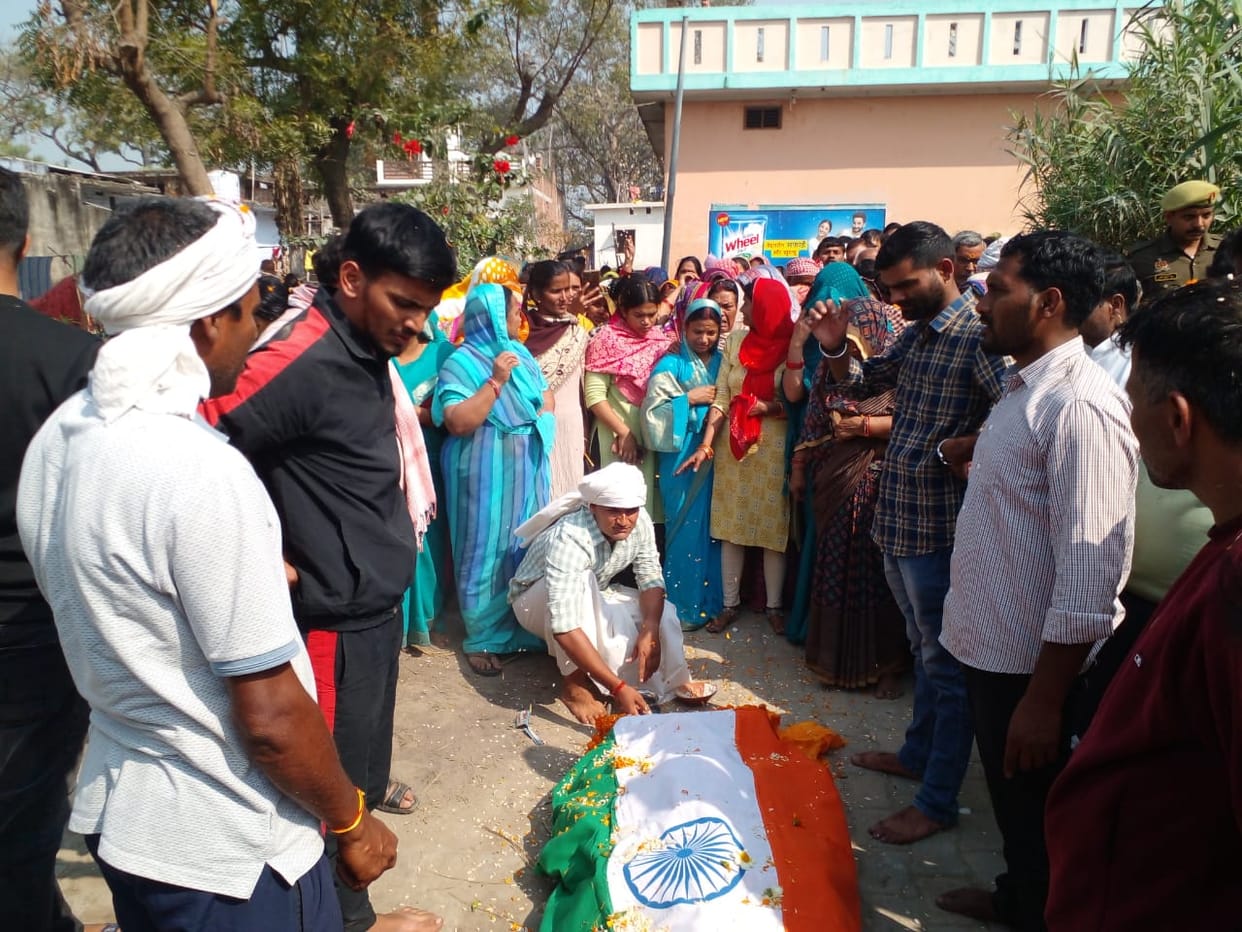 Soldier returning home on leave dies after falling from train, cremated with state honours