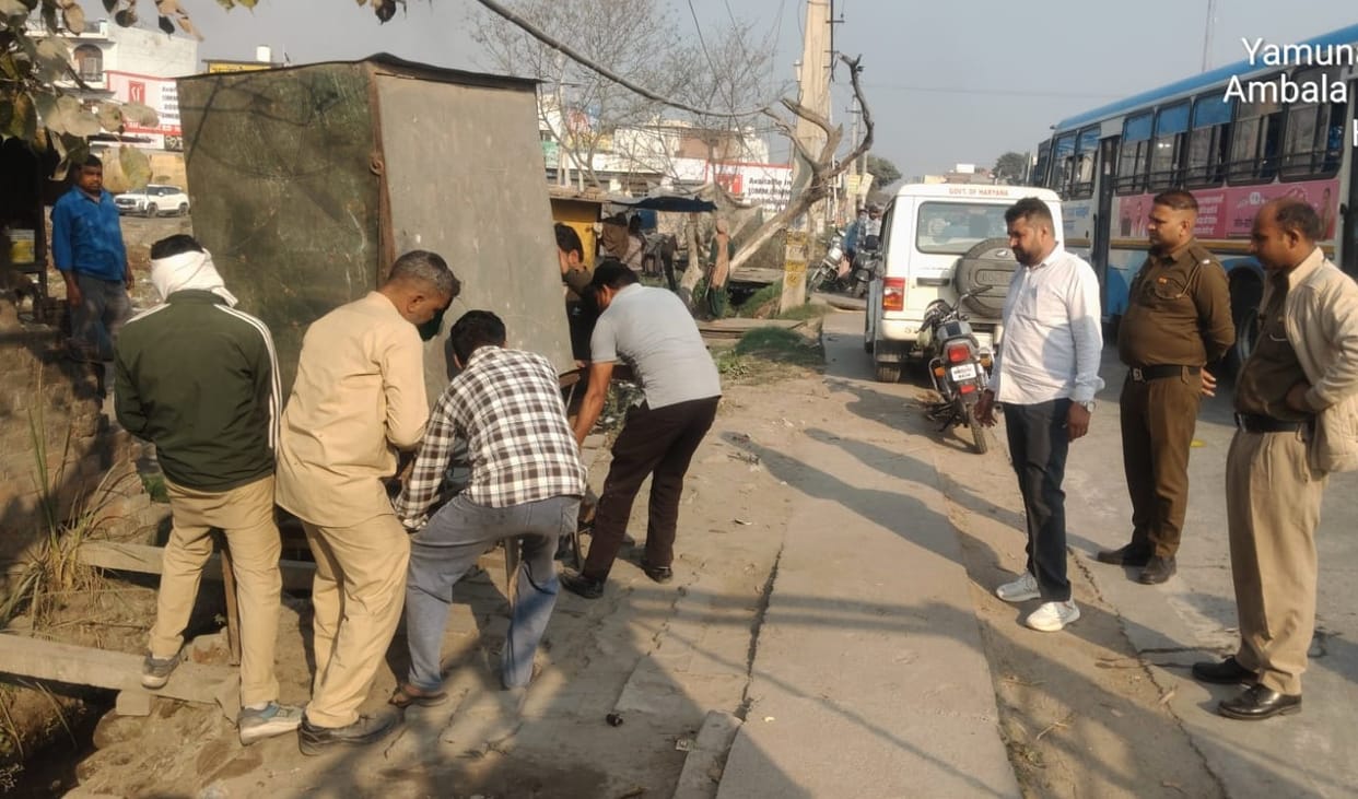 Eight meat sellers were fined for littering