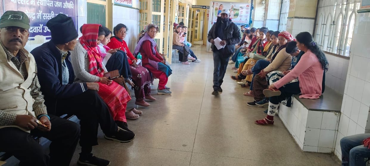 Due to changing weather, children are in the grip of pneumonia and the elderly are finding it difficult to breathe.