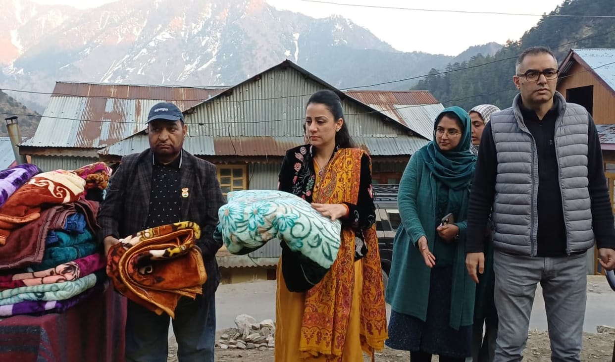 Srinagar, Rubel Nagi, Art Teacher, Visit Border Villages