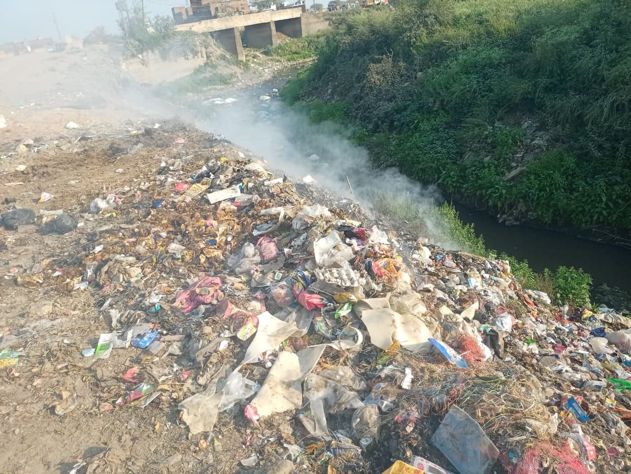 The plant is full, garbage coming from 25 wards is being disposed of by burning it.