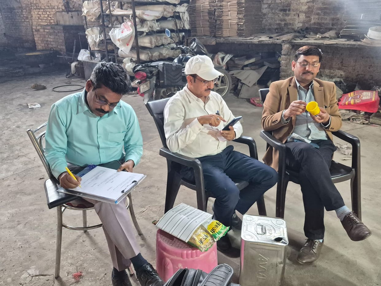 Food team raids Namkeen factory, takes four samples
