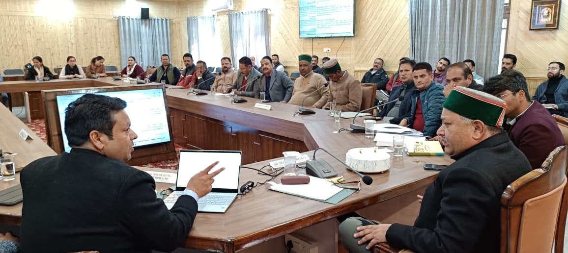 The issue of shortage of horticultural materials was raised at the HPMC committee meeting in Rohru