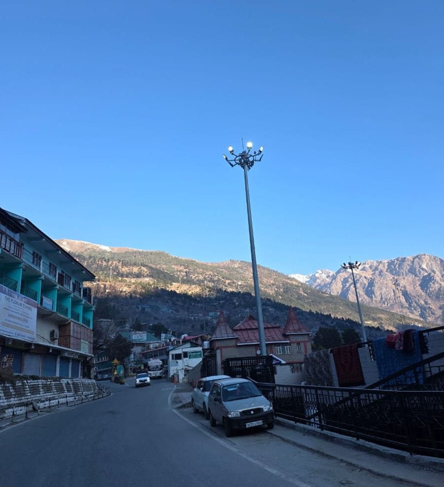 Streetlights are on during the day in Reckong Peo