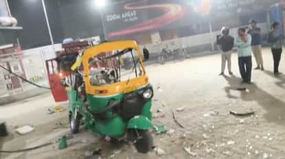 auto explodes due to blast in cng tank many passenger injured in Muzaffarpur Bihar