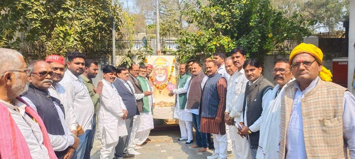 Sant Gadge worked for education and health throughout his life.