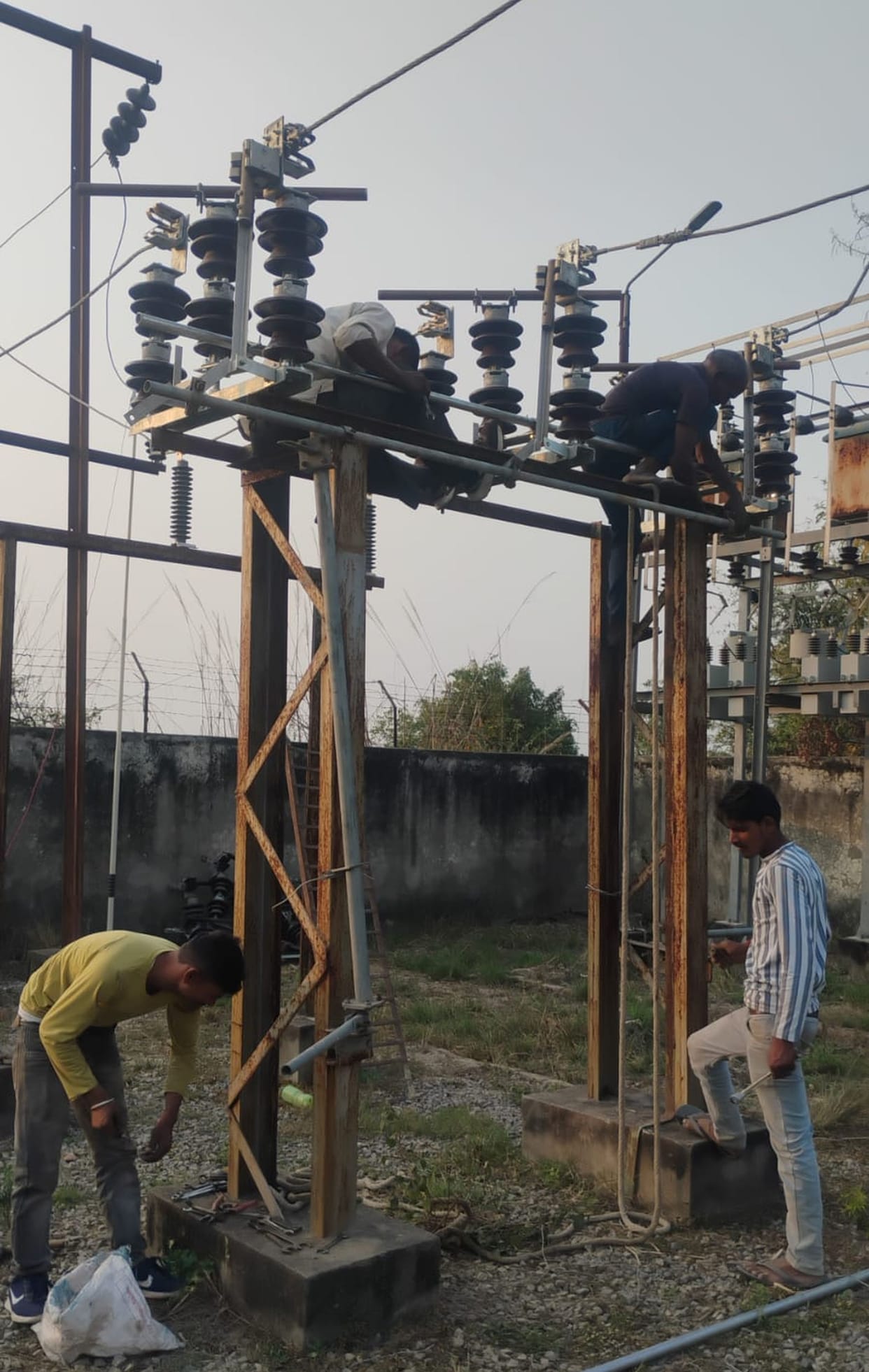 Power outage for six hours, people in distress