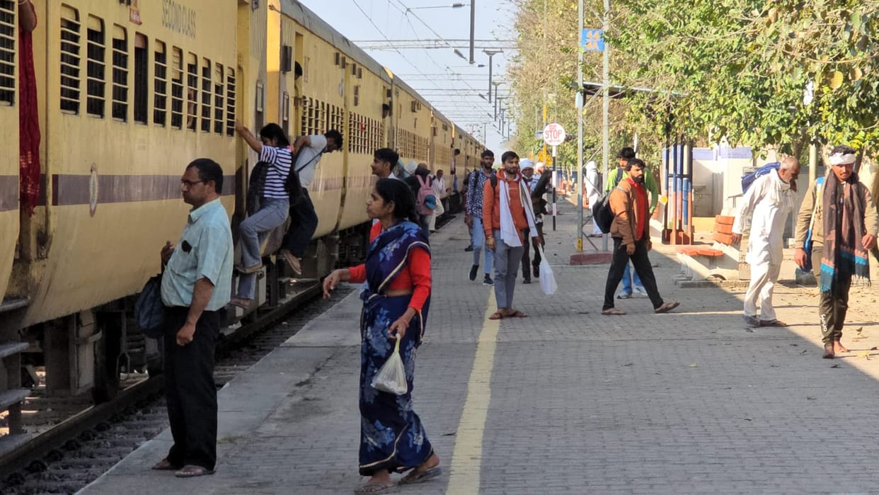 Kurukshetra-Phulera special train arrived late on the first day, eight passengers travelled