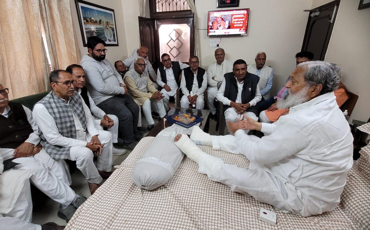 Officials of Jat Reservation Struggle Committee reached to know the condition of Vij.