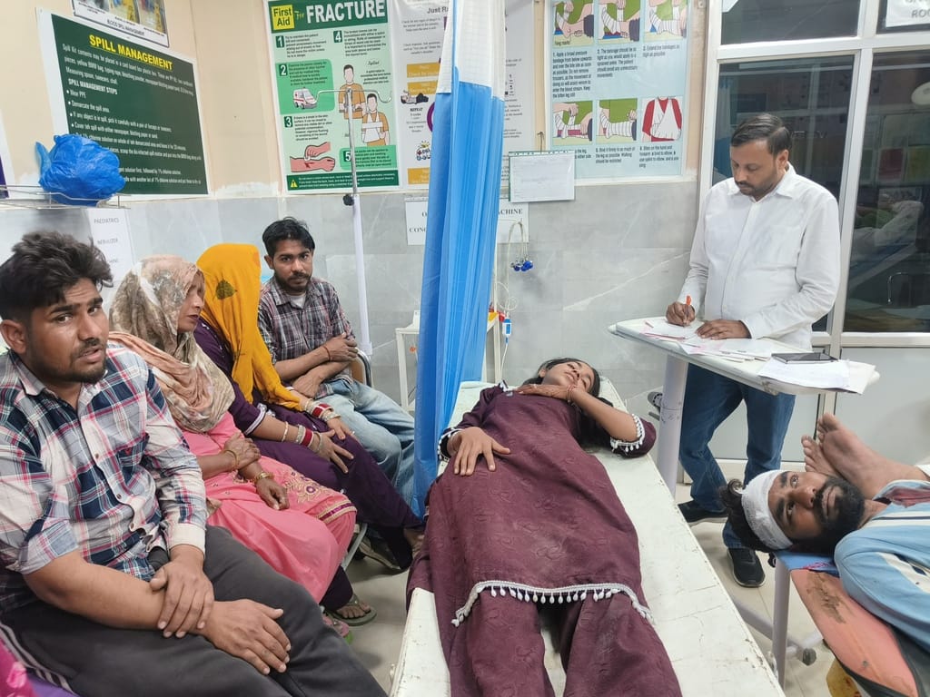 Two groups clashed during the measurement of Waqf Board land in Babanpur village, 12 injured; tension in the village over 28 kanal 7 marla land; police force deployed