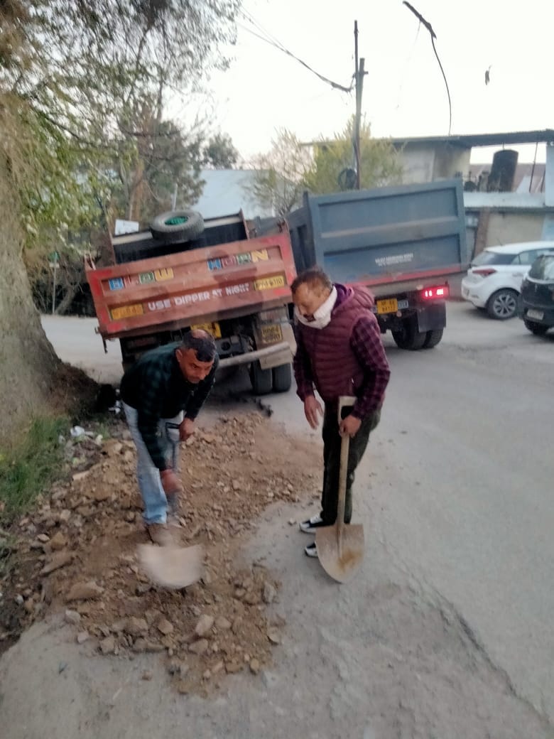 When the department and the government did not repair the road, the villagers took charge themselves.