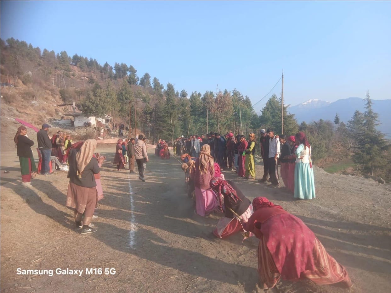 Karali Mahila Mandal won the tug of war competition